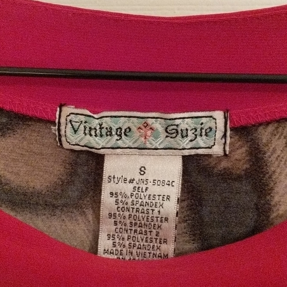 2/$10 Vintage Suzie animal print top - Picture 2 of 3